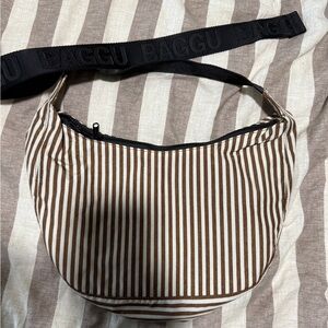 BAGGU Striped Brown and White Crossbody Bag